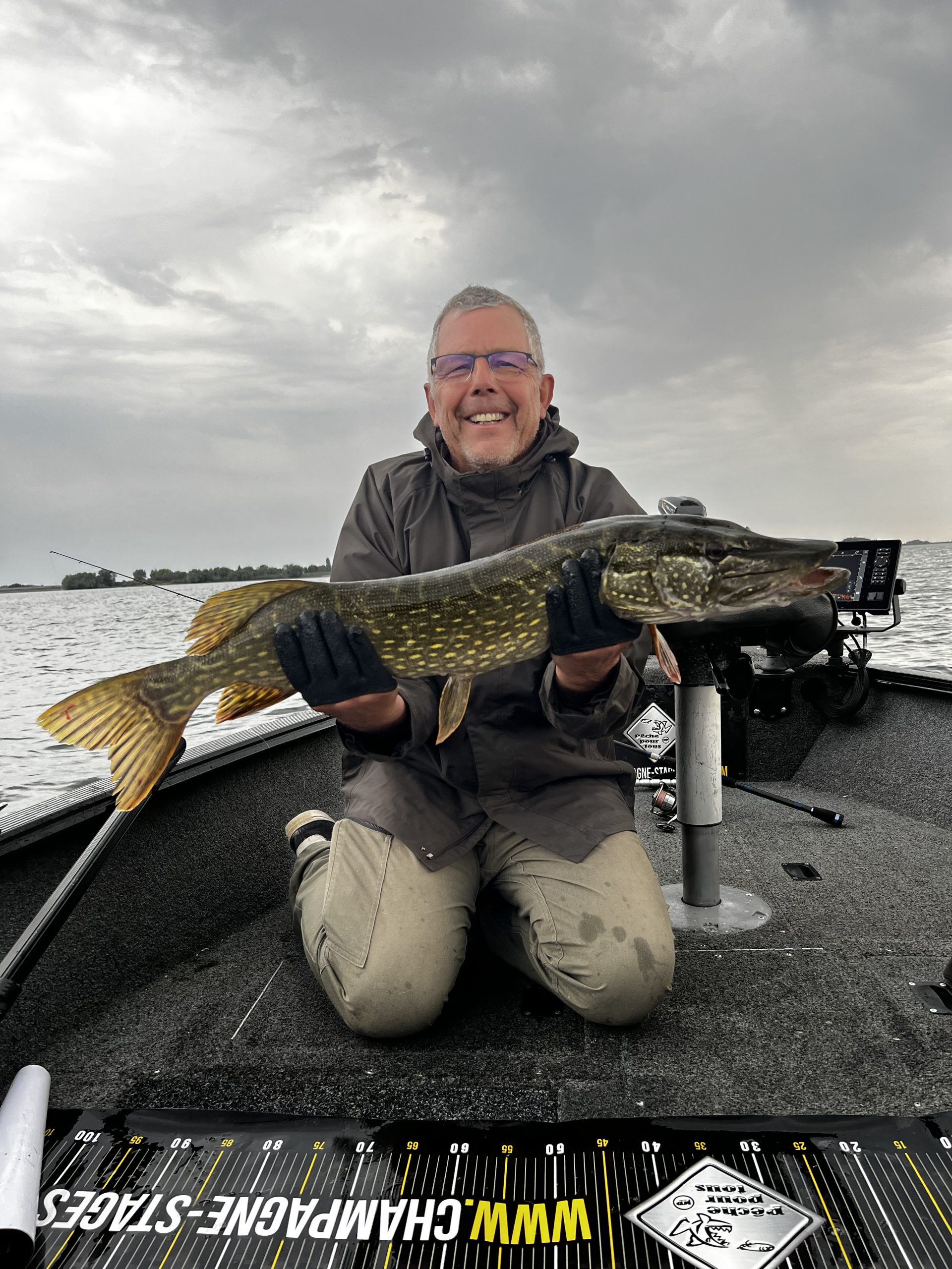  Jean-Marie lors d’un guidage pêche au carnassier sur le lac du Der