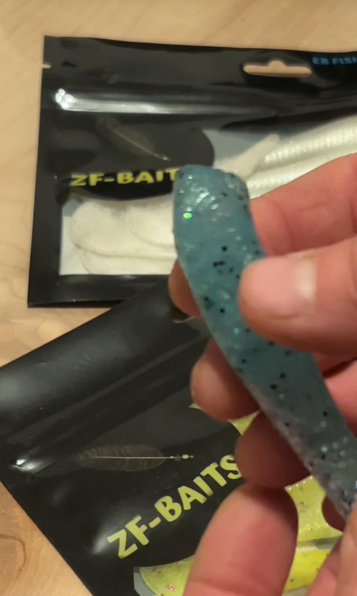 Snake Grub ZF Baits 14 cm dans ses nouvelles pochettes