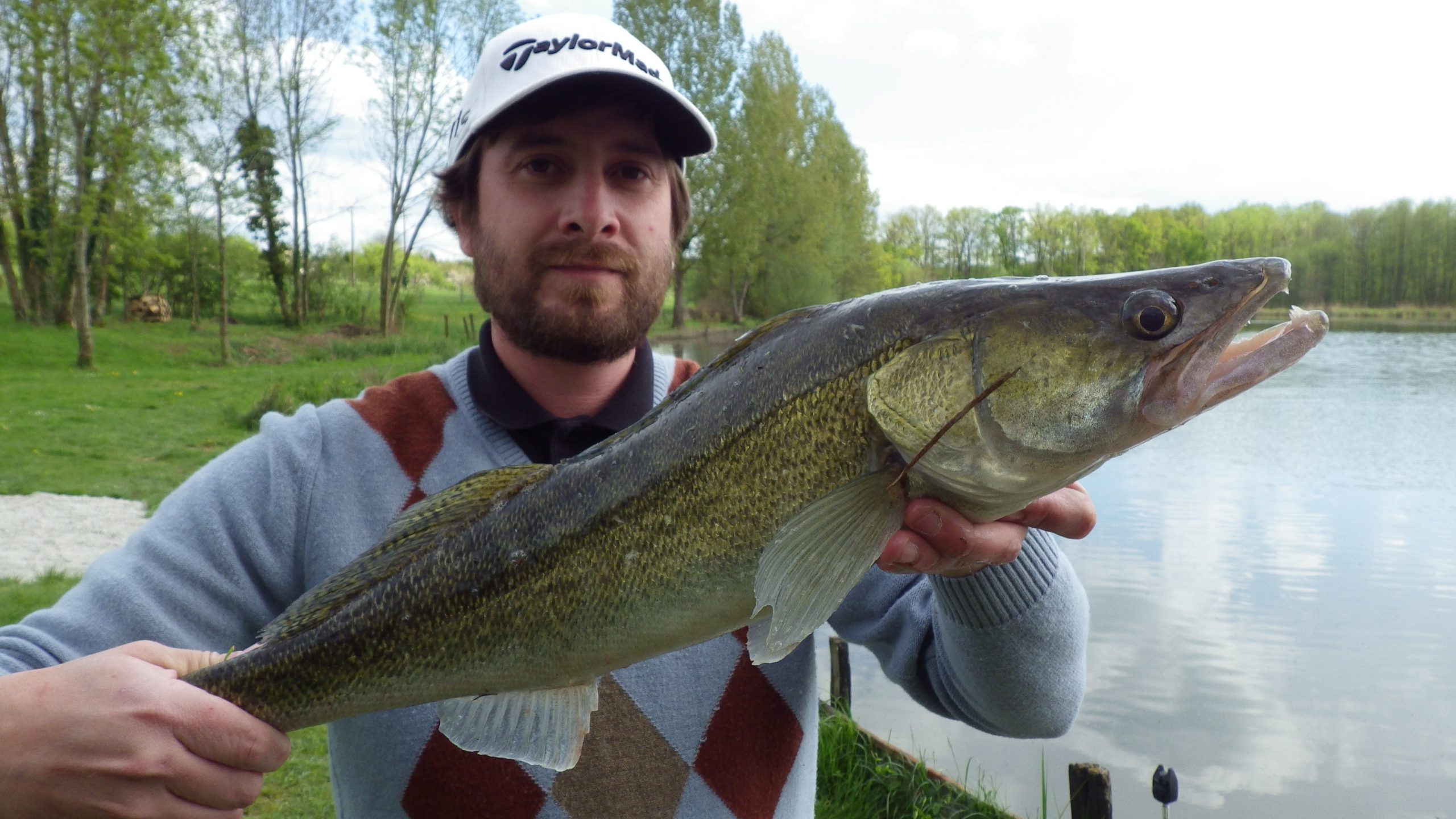 Thibaud avec un sandre de 50 cm